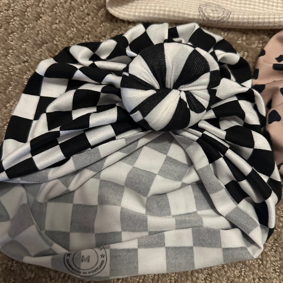 3 Bunny Knots Neutral size M - Picture 2 of 4